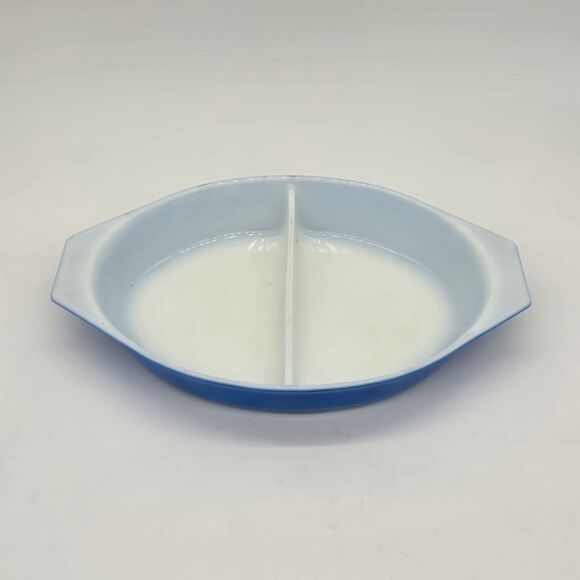 Vintage Pyrex 1 1/2 quart Divided Dish Primary Blue NO LID - Picture 2 of 7
